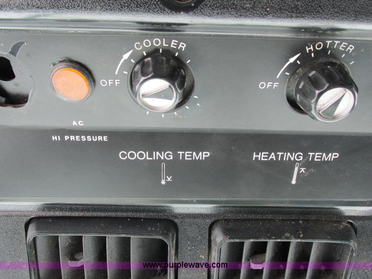 image for item G8880 1984 John Deere 7720 Turbo combine