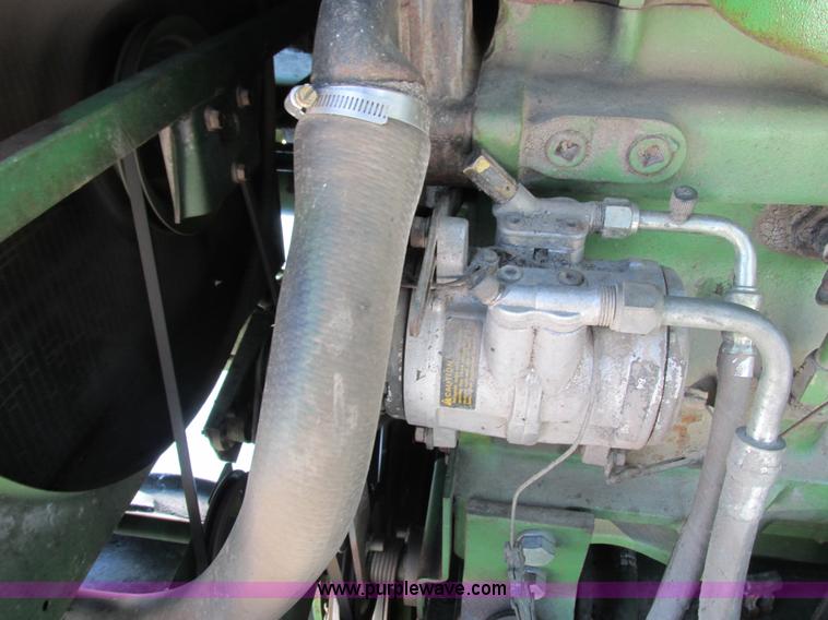 image for item G8880 1984 John Deere 7720 Turbo combine