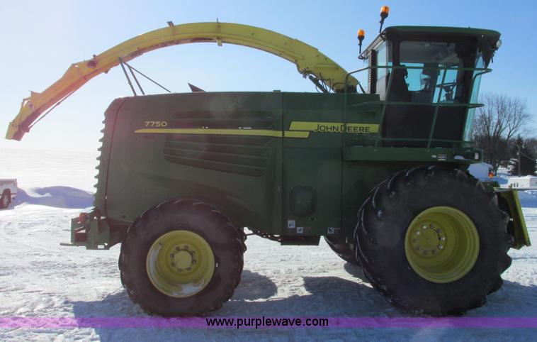 image for item G8881 2009 John Deere 7750 forage harvester