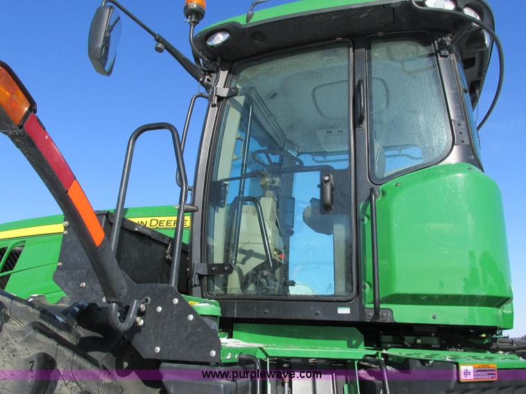 image for item G8882 2012 John Deere 9460R 4WD tractor