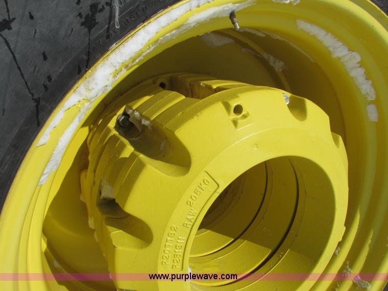 image for item G8882 2012 John Deere 9460R 4WD tractor