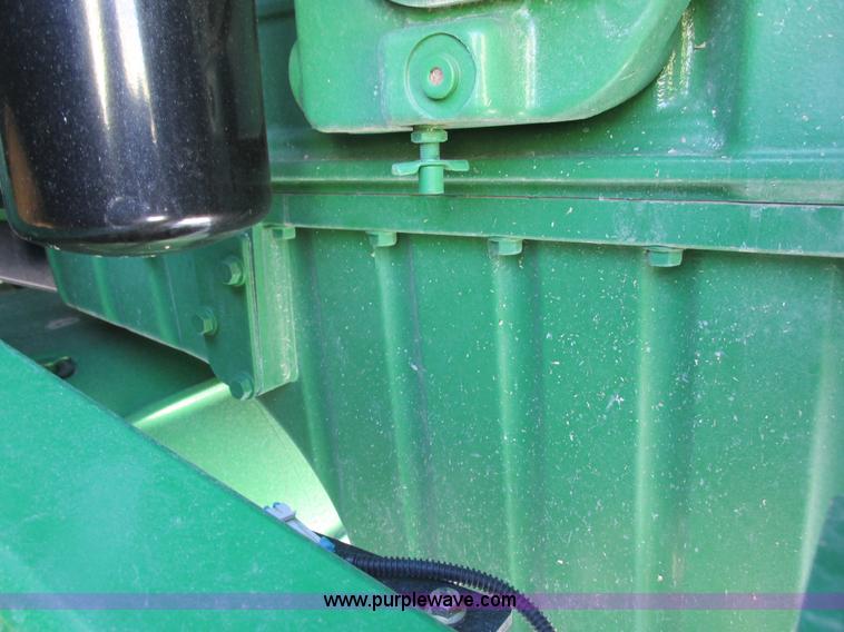 image for item G8882 2012 John Deere 9460R 4WD tractor