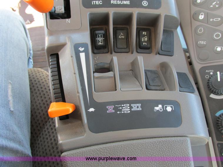 image for item G8882 2012 John Deere 9460R 4WD tractor