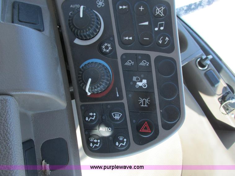 image for item G8882 2012 John Deere 9460R 4WD tractor