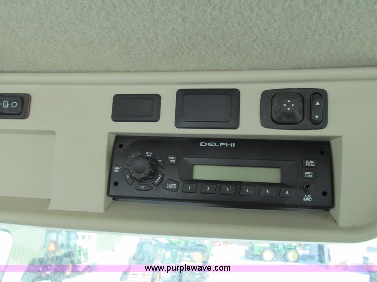 image for item G8882 2012 John Deere 9460R 4WD tractor