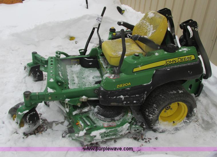 image for item G8884 2008 John Deere Z820A lawn mower