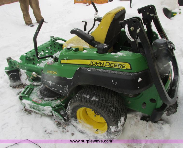 image for item G8884 2008 John Deere Z820A lawn mower