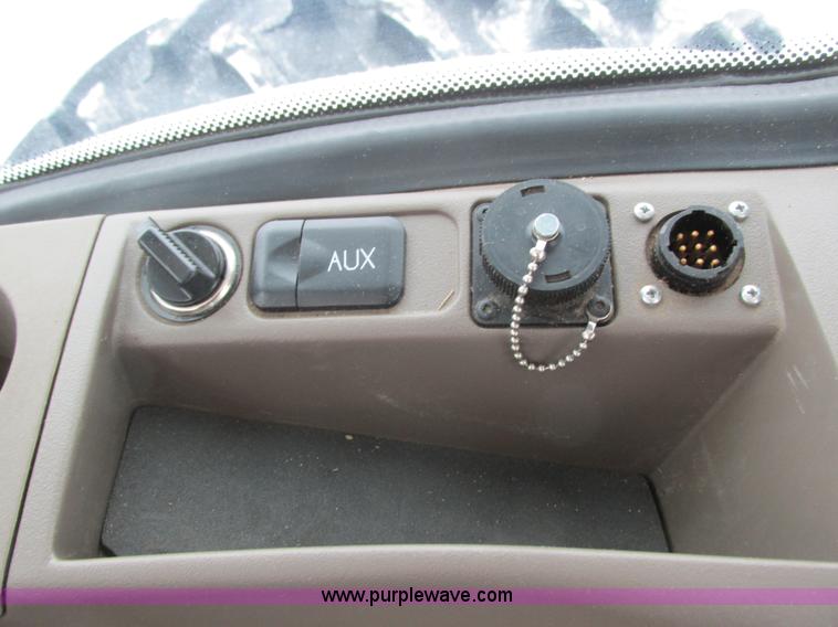 image for item G8886 2012 John Deere 8310R MFWD tractor