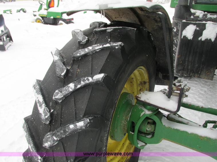 image for item G8887 1997 John Deere 7810 MFWD tractor