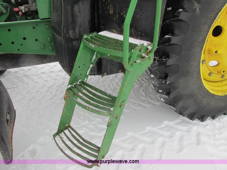 image for item G8887 1997 John Deere 7810 MFWD tractor