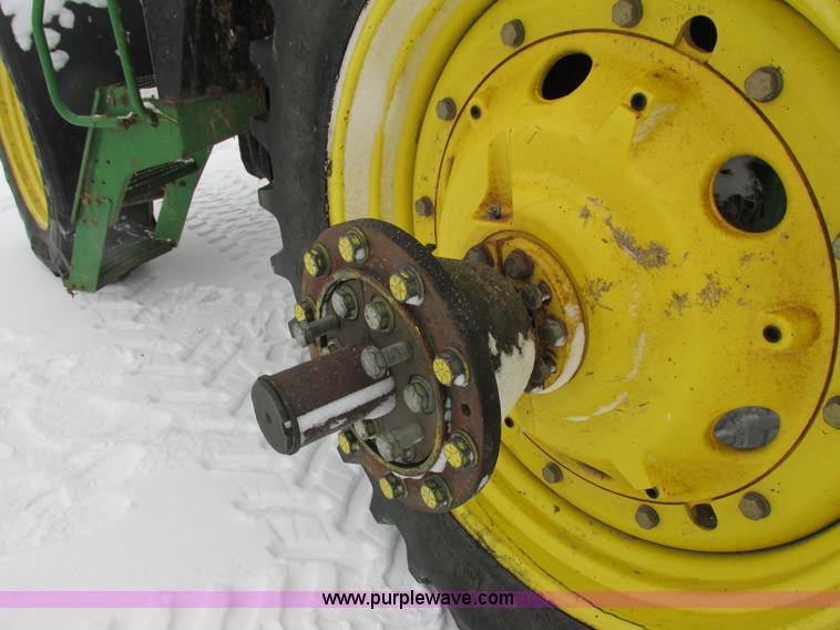 image for item G8887 1997 John Deere 7810 MFWD tractor