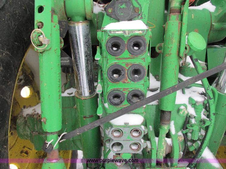 image for item G8887 1997 John Deere 7810 MFWD tractor