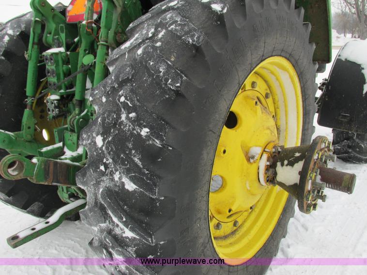 image for item G8887 1997 John Deere 7810 MFWD tractor