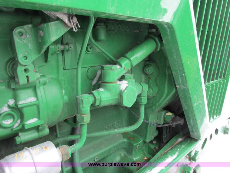 image for item G8887 1997 John Deere 7810 MFWD tractor