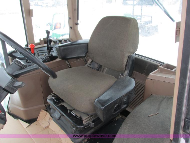 image for item G8887 1997 John Deere 7810 MFWD tractor