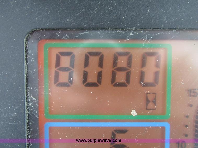 image for item G8887 1997 John Deere 7810 MFWD tractor