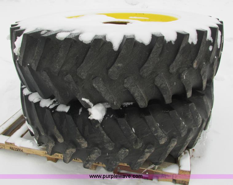 image for item G8887 1997 John Deere 7810 MFWD tractor