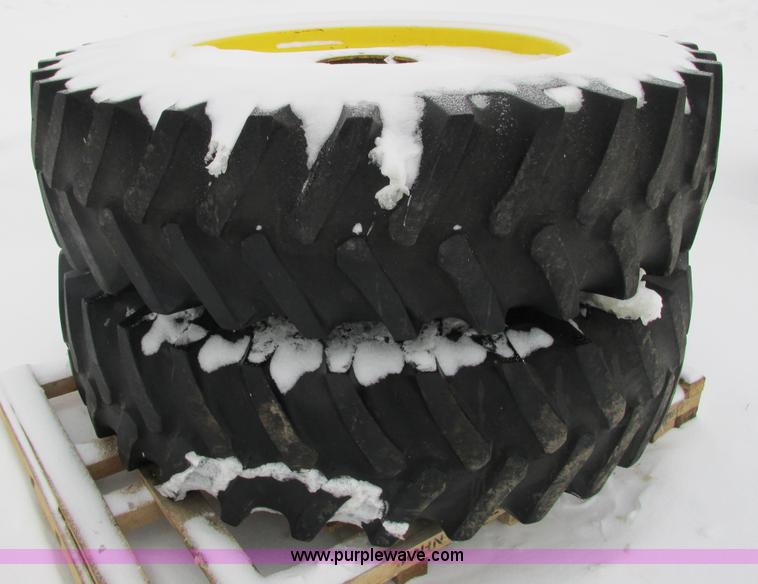 image for item G8887 1997 John Deere 7810 MFWD tractor