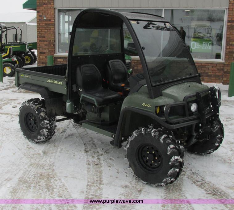 image for item G8889 2007 John Deere 620i utility vehicle