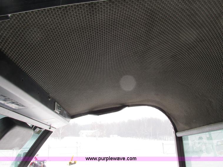 image for item G8889 2007 John Deere 620i utility vehicle