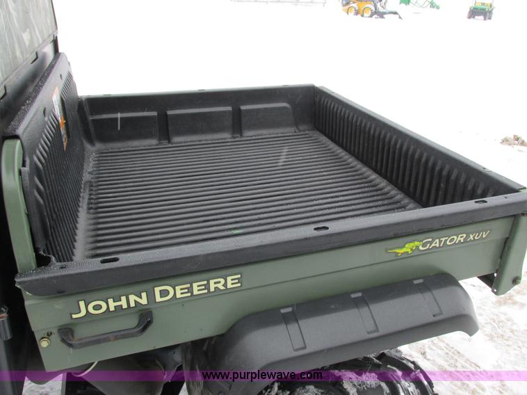 image for item G8889 2007 John Deere 620i utility vehicle