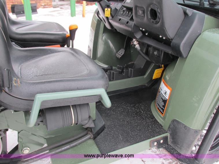 image for item G8889 2007 John Deere 620i utility vehicle