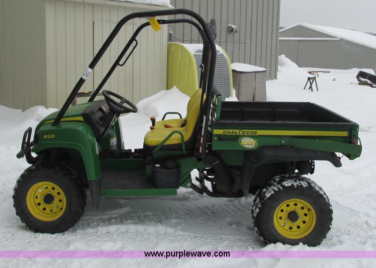 image for item G8890 2007 John Deere 620i Gator utility vehicle