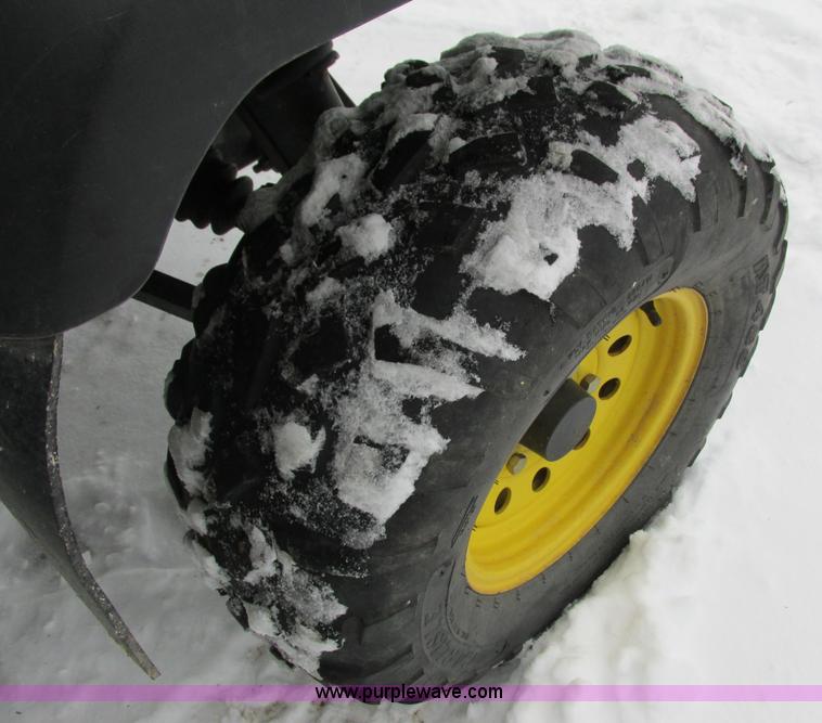 image for item G8890 2007 John Deere 620i Gator utility vehicle