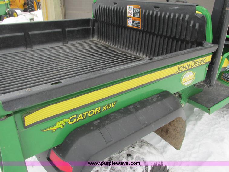 image for item G8890 2007 John Deere 620i Gator utility vehicle