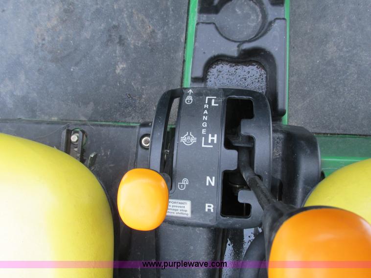 image for item G8890 2007 John Deere 620i Gator utility vehicle