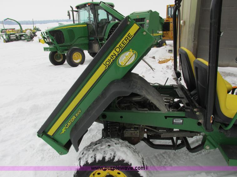 image for item G8890 2007 John Deere 620i Gator utility vehicle