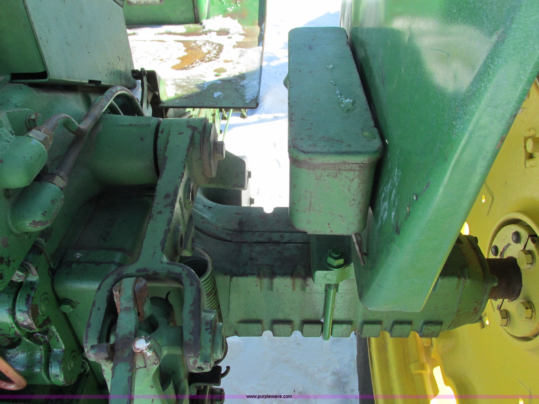 1963 John Deere 2010 tractor in Granton, WI Item G8877 sold Purple Wave