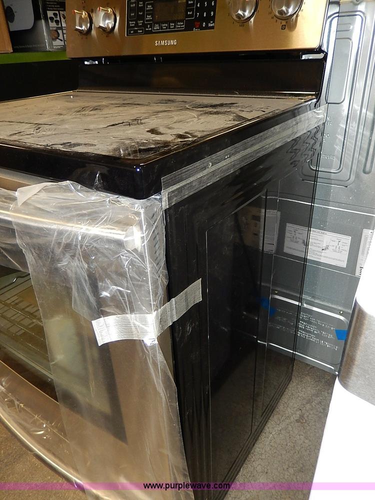 image for item AD9018 Samsung glass top electric cook stove