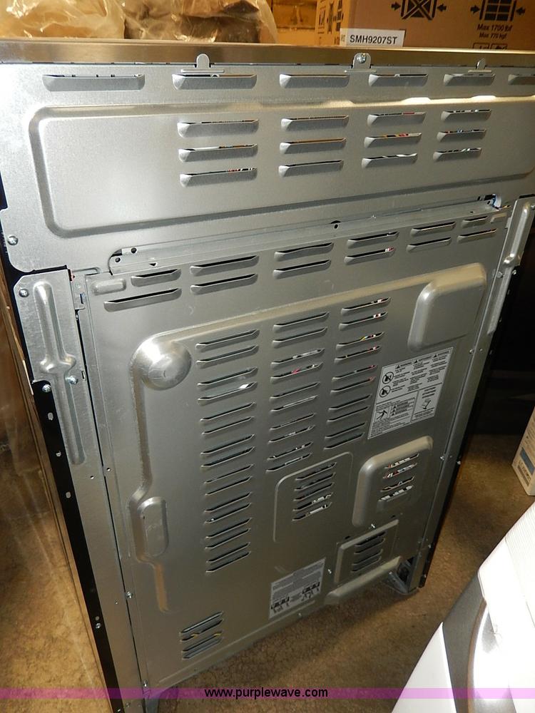 image for item AD9018 Samsung glass top electric cook stove