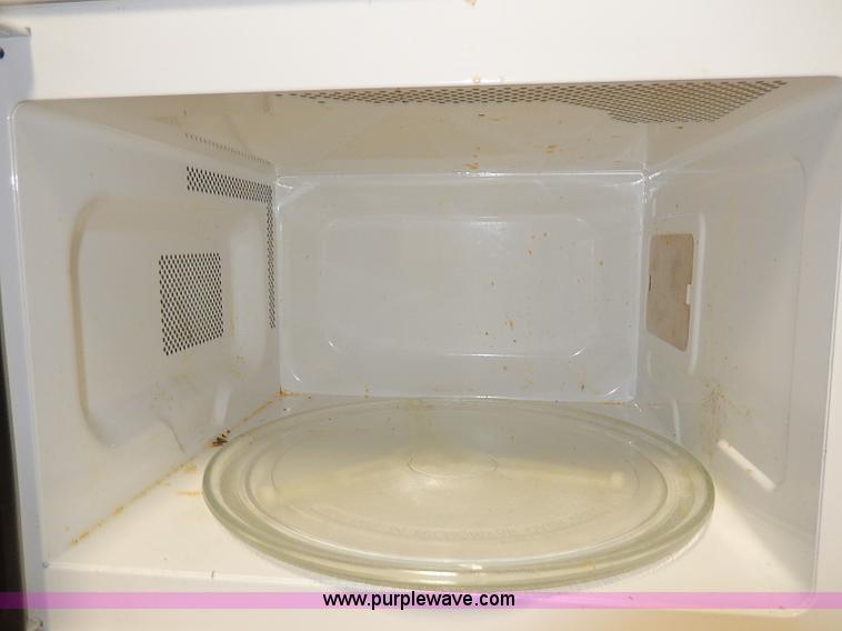 image for item AD9019 (2) assorted microwaves