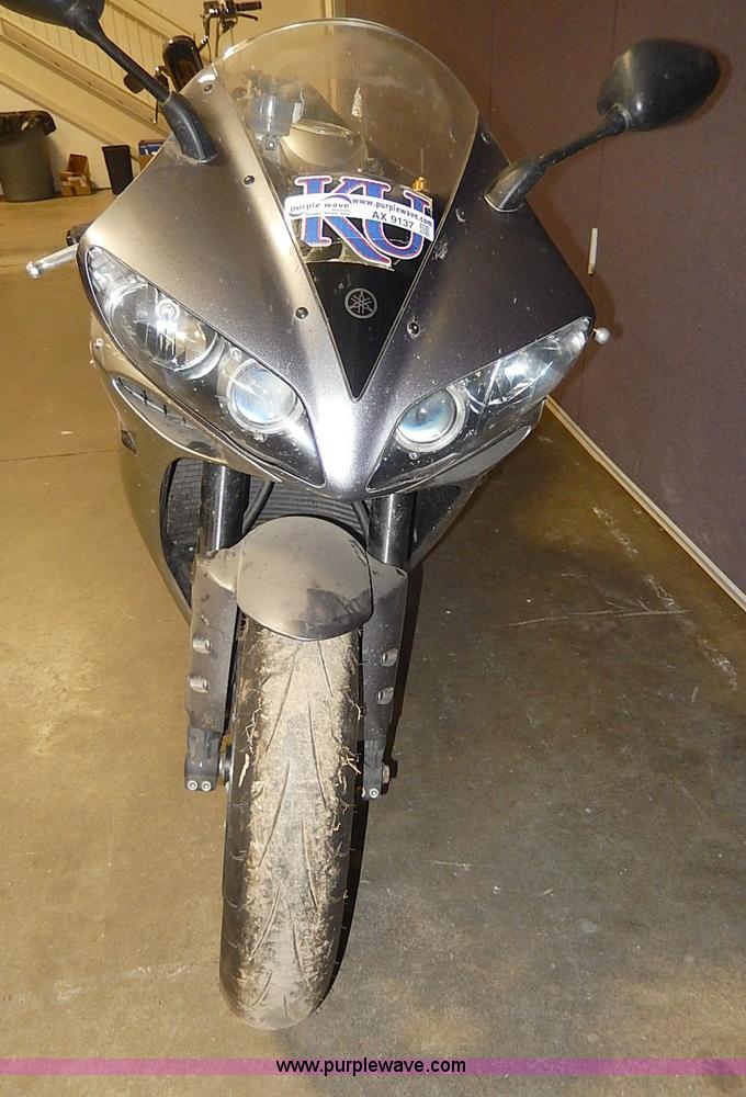 image for item AX9137 2004 Yamaha YZF-R1 motorcycle