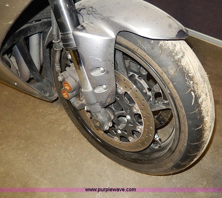 image for item AX9137 2004 Yamaha YZF-R1 motorcycle