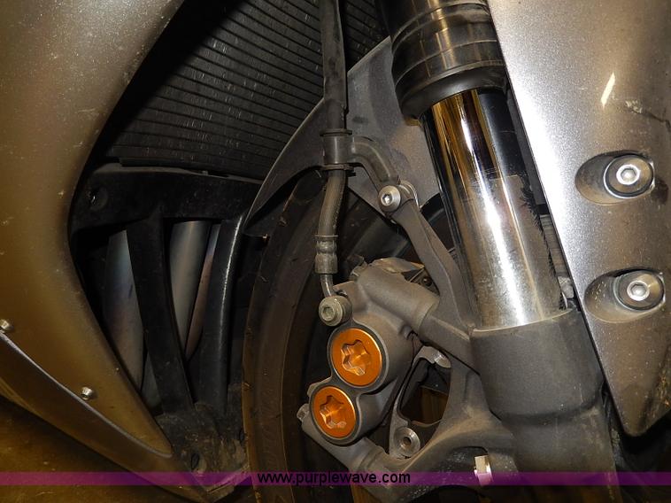 image for item AX9137 2004 Yamaha YZF-R1 motorcycle