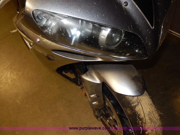 image for item AX9137 2004 Yamaha YZF-R1 motorcycle