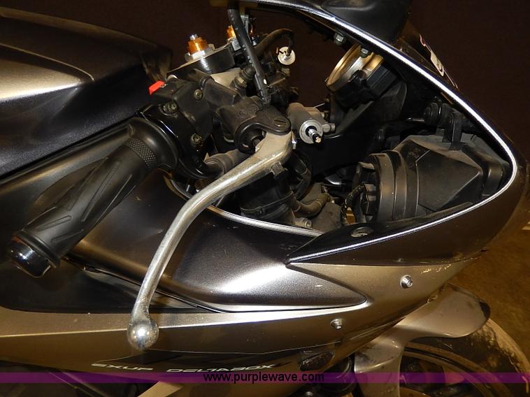 image for item AX9137 2004 Yamaha YZF-R1 motorcycle