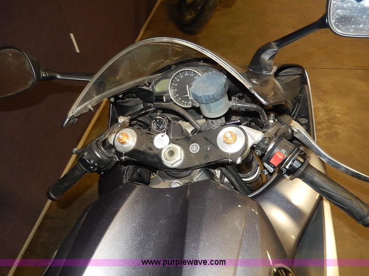 image for item AX9137 2004 Yamaha YZF-R1 motorcycle