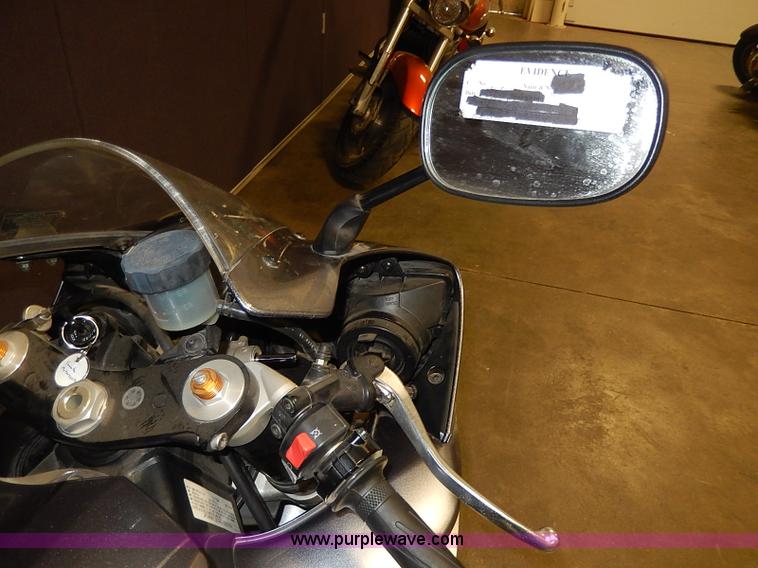 image for item AX9137 2004 Yamaha YZF-R1 motorcycle