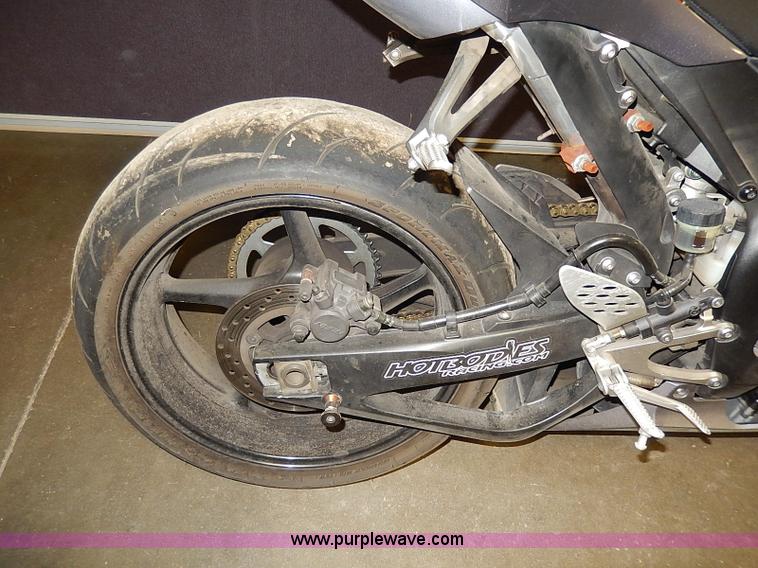 image for item AX9137 2004 Yamaha YZF-R1 motorcycle