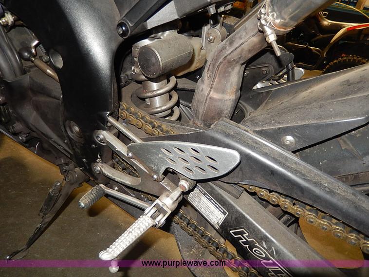 image for item AX9137 2004 Yamaha YZF-R1 motorcycle