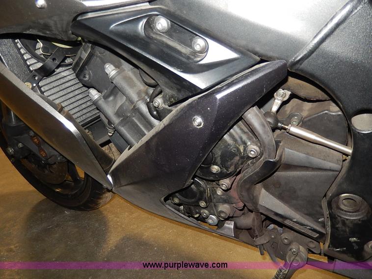 image for item AX9137 2004 Yamaha YZF-R1 motorcycle