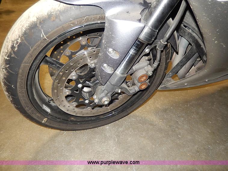 image for item AX9137 2004 Yamaha YZF-R1 motorcycle