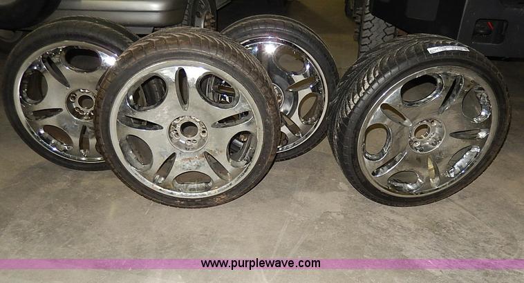 image for item AX9195 (4) Sumitomo tires and wheels