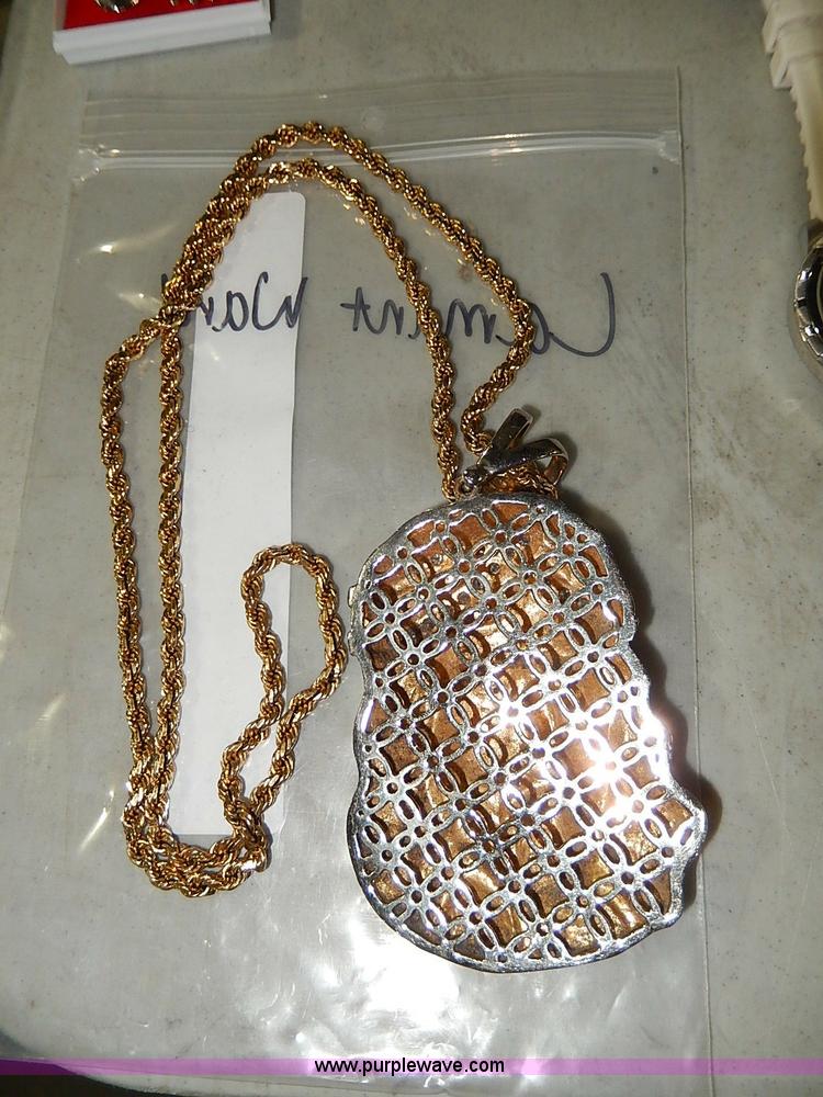 image for item AX9206 Assorted jewelry