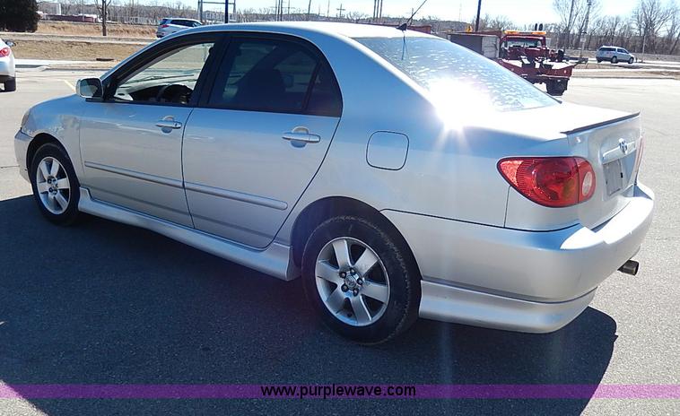 image for item I9313 2003 Toyota Corolla