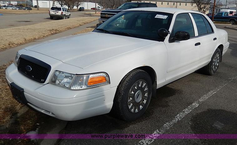 image for item I9320 2005 Ford Crown Victoria Police Interceptor
